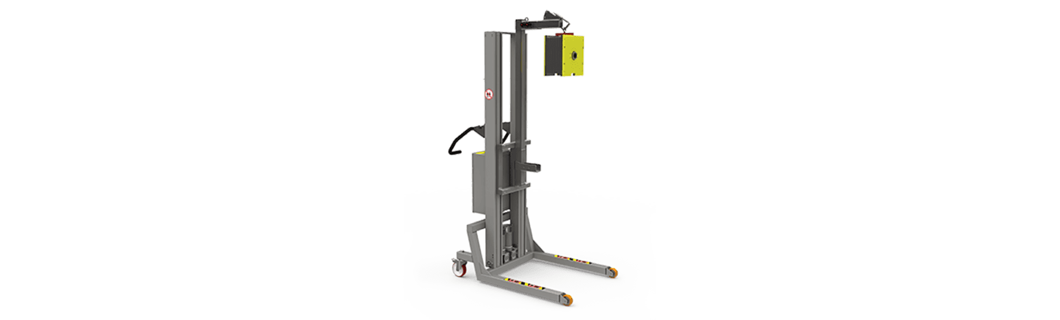 Crane Lift with Adjustable Boom Arm